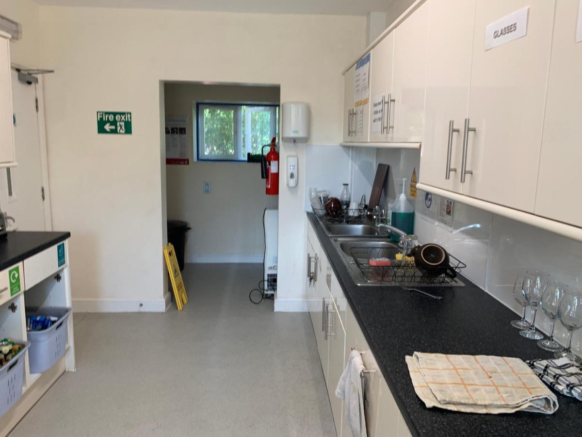 Stonehenge Hostel - Yha Affliated Cholderton Екстер'єр фото